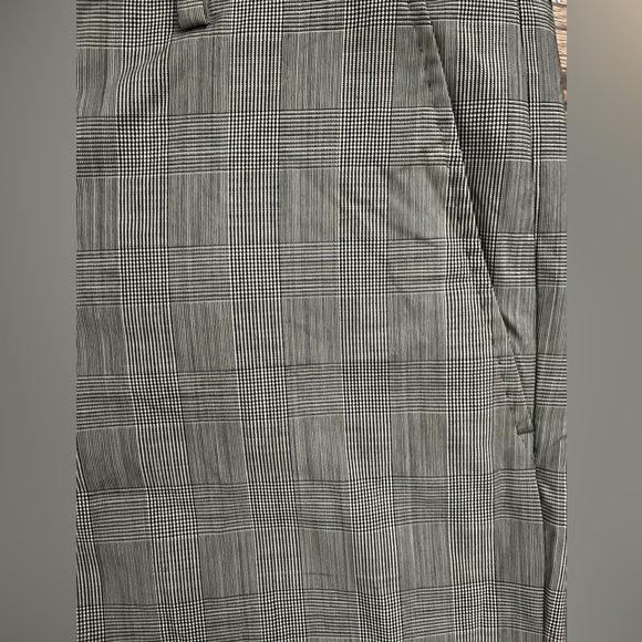 Banana Republic Men's Glen Plaid Wool Dress Pants. Size 34. - Picture 2 of 8